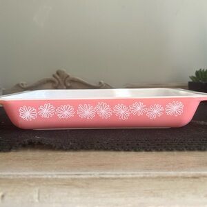 Vintage Pyrex Pink Daisy Space Saver 548-B Casserole